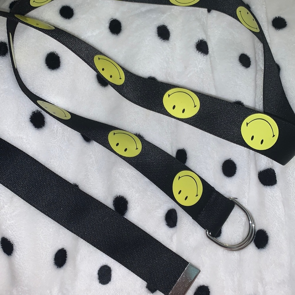 H&M Belt 💛🖤💛